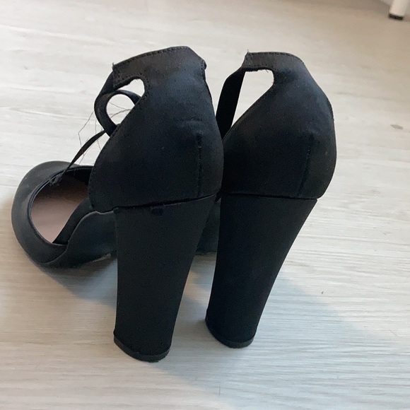 Black bow heels - worn once - Picture 3 of 4